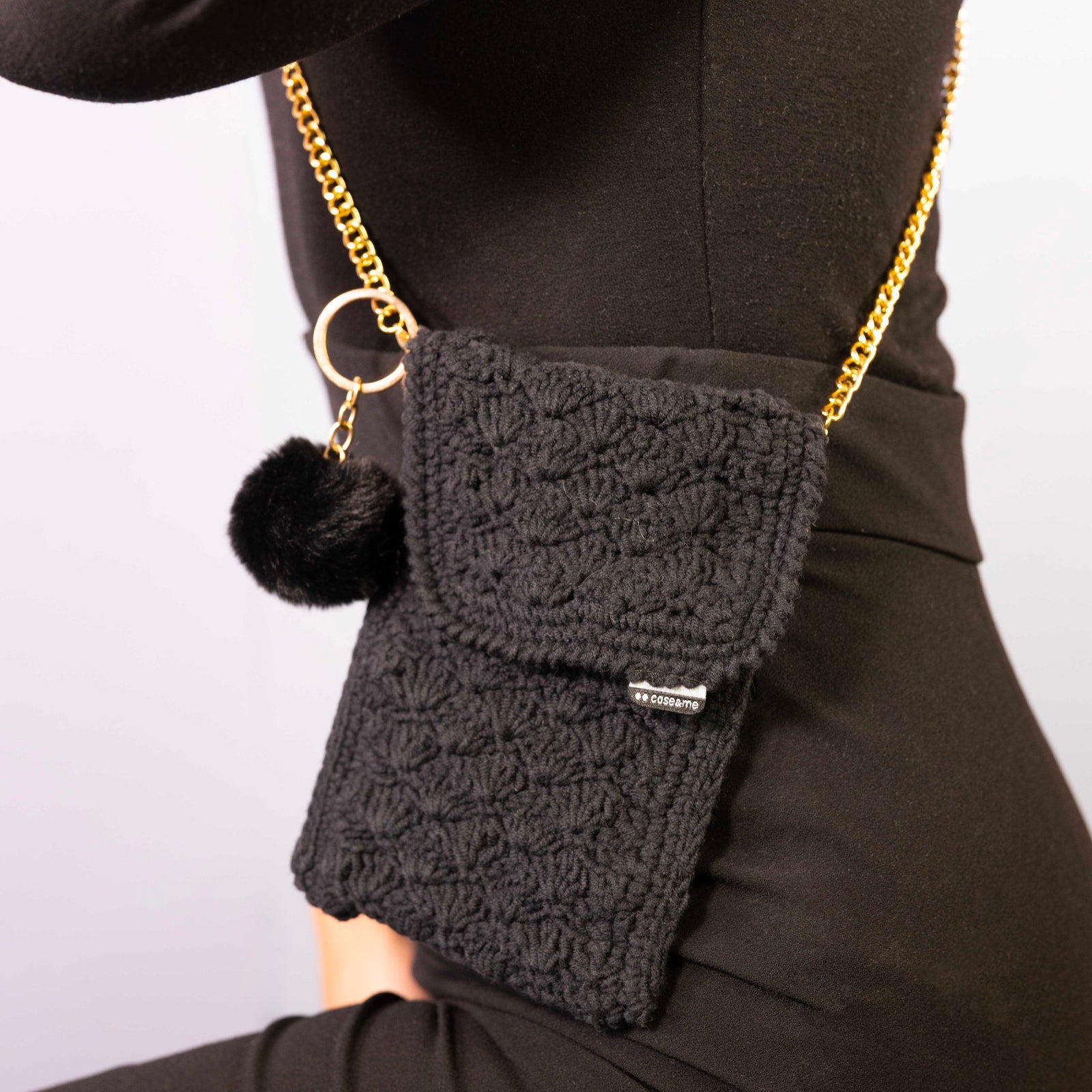 Winter handbag for phones up to 6.8