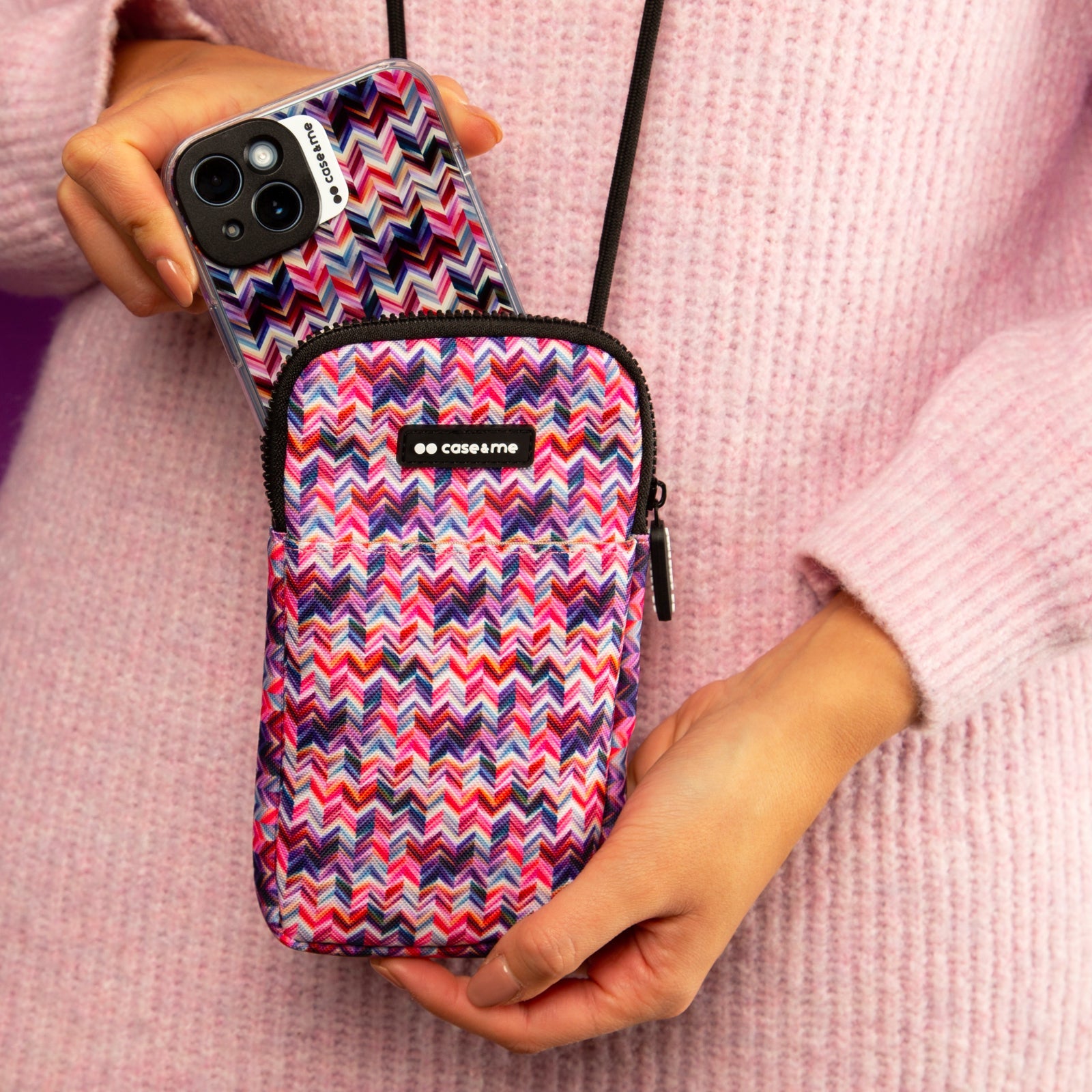 Funda con bandolera ajustable