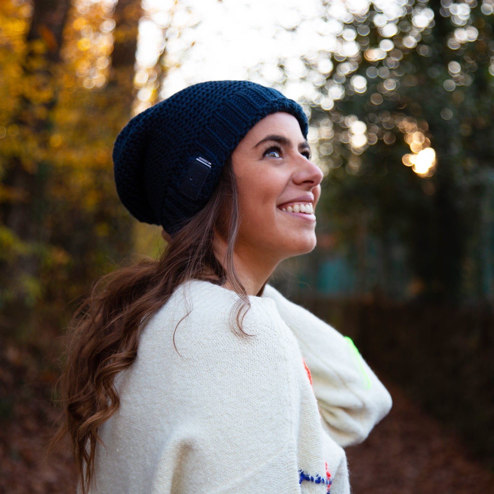 Gorro de invierno con auriculares inalámbricos integrados